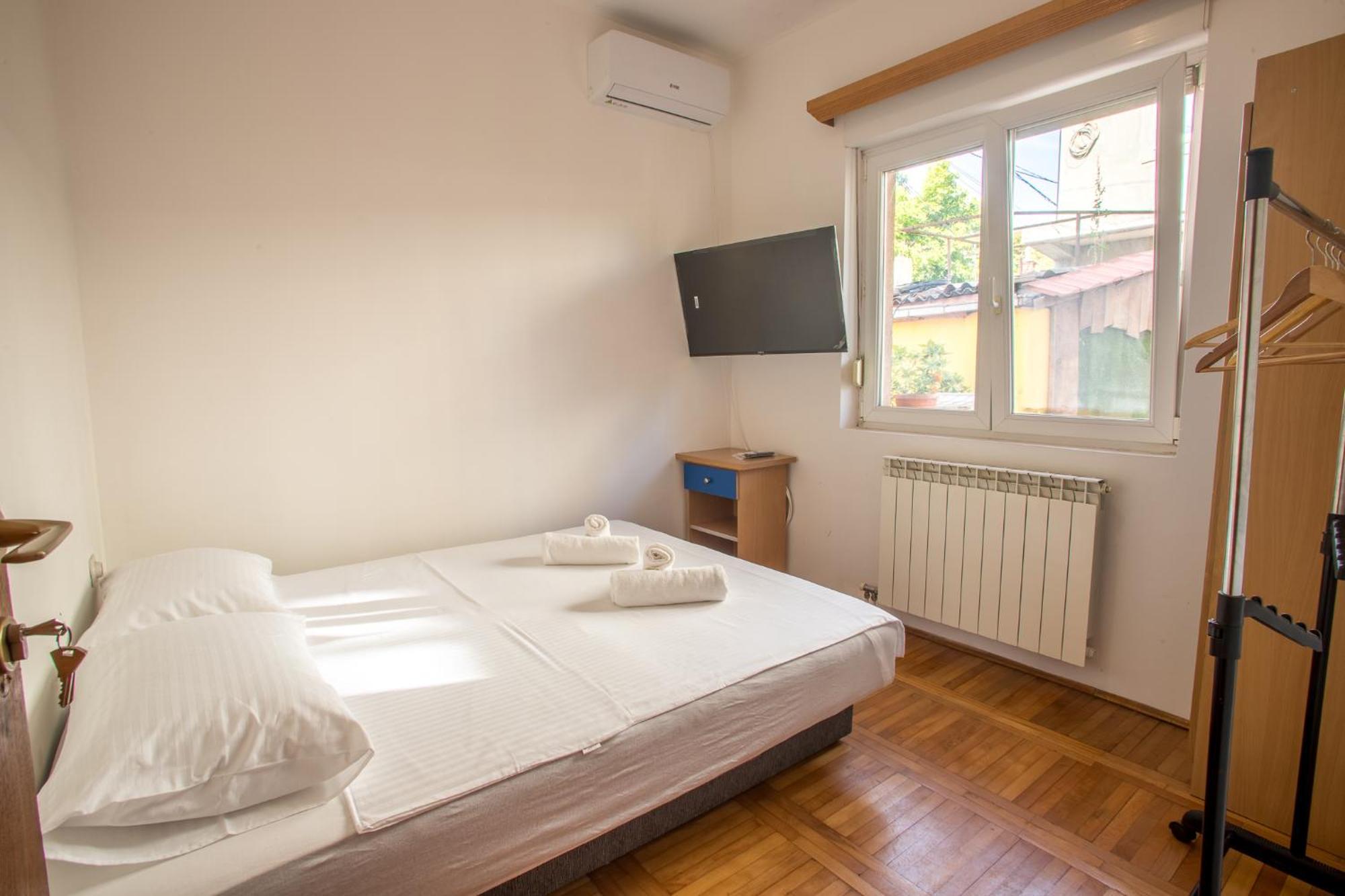 Late Story Appartement Podgorica Buitenkant foto