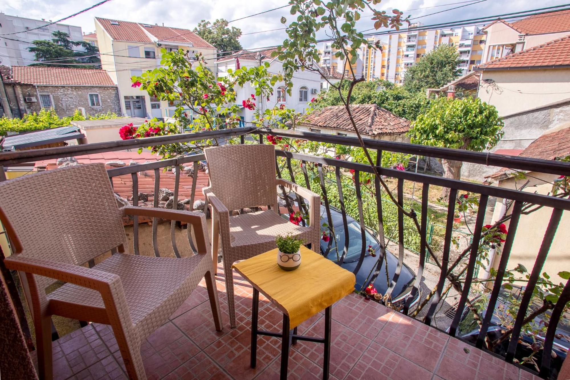 Late Story Appartement Podgorica Buitenkant foto
